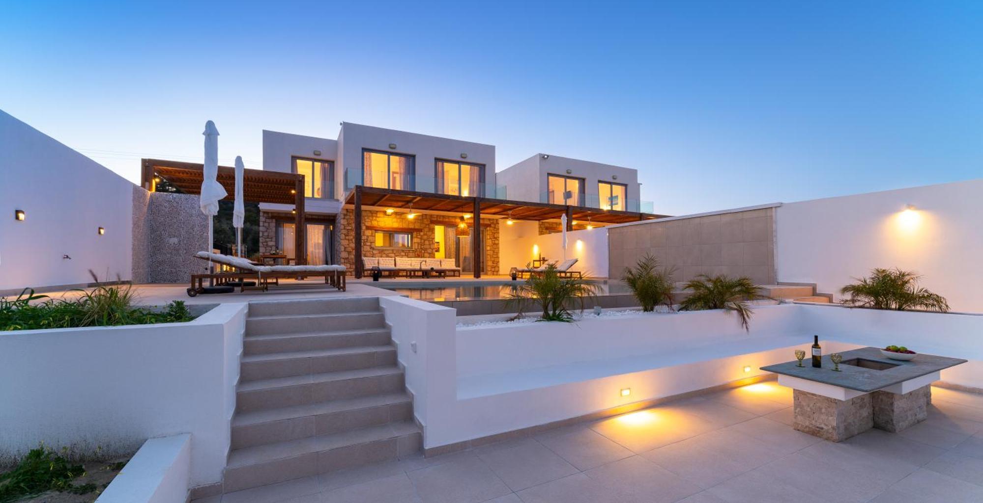 Luna Llena Villa *